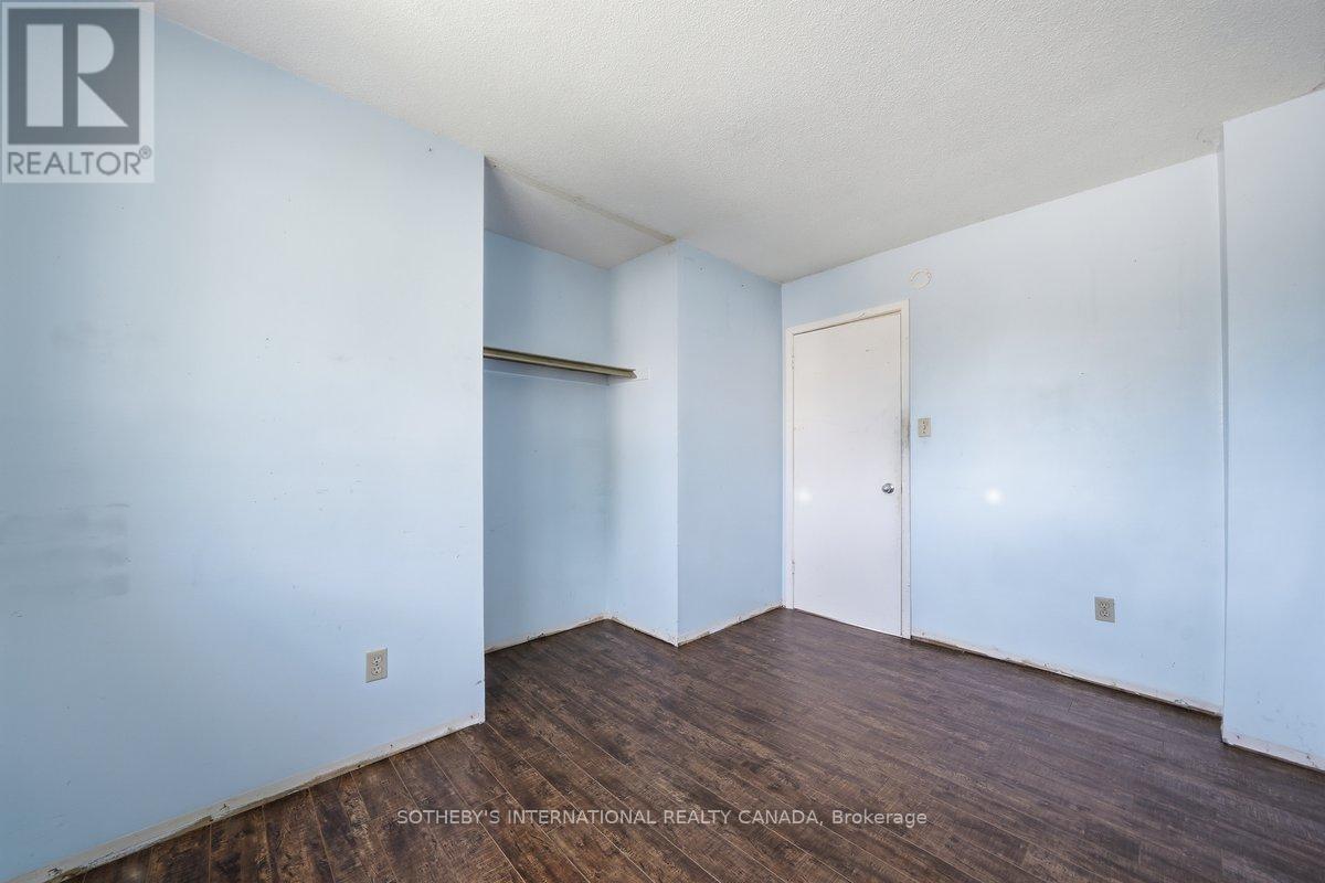 #34 120 FALCONER DRIVE - 9