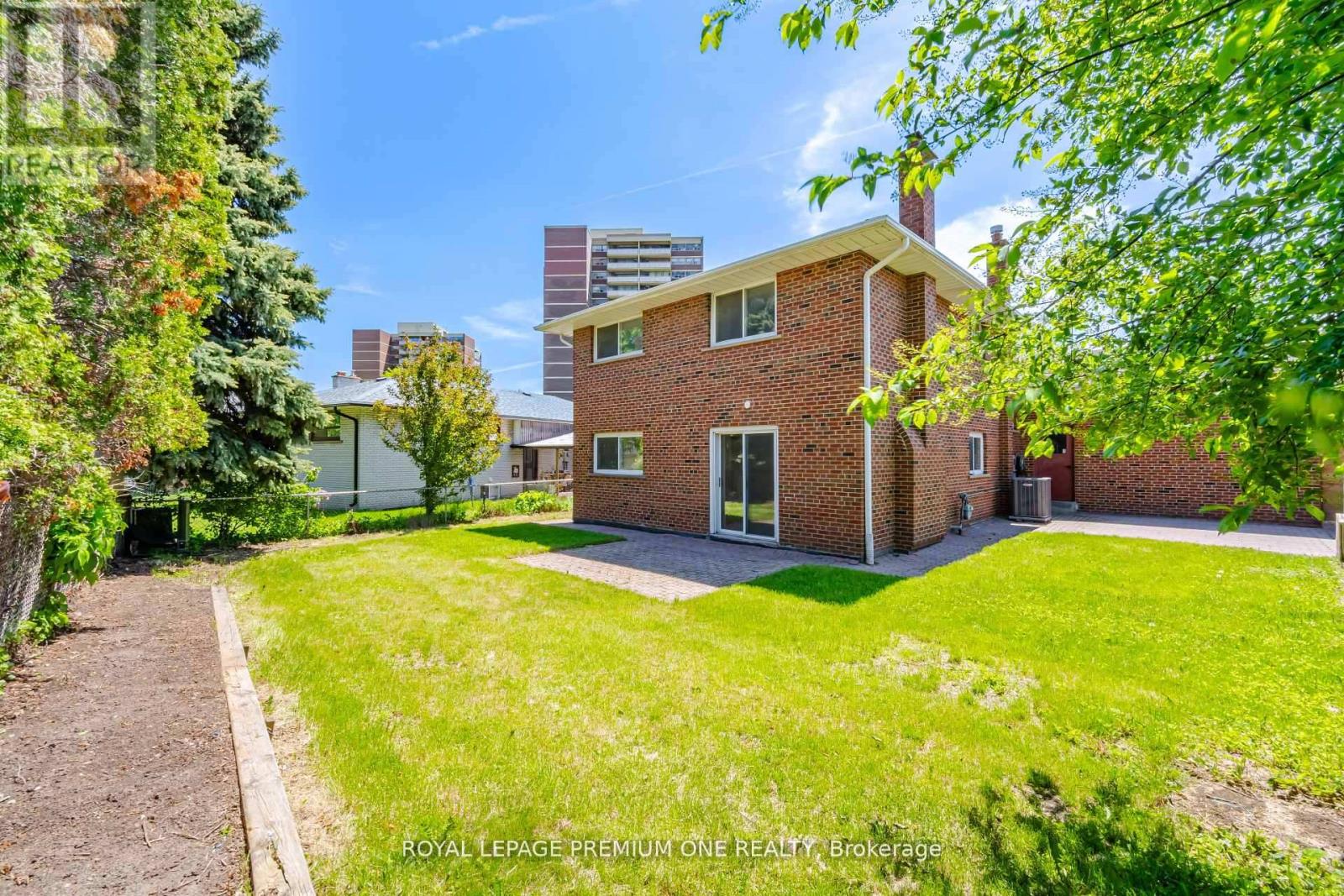 3195 GOLDEN ORCHARD DRIVE - 46