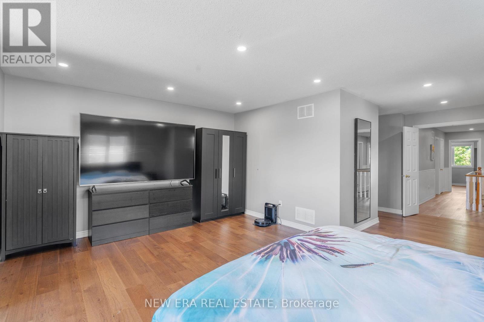 2855 DUNCAIRN DRIVE - 19