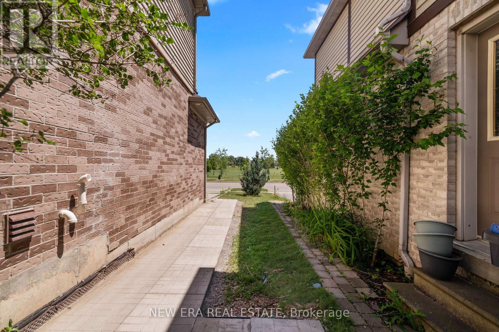 2855 DUNCAIRN DRIVE - 37