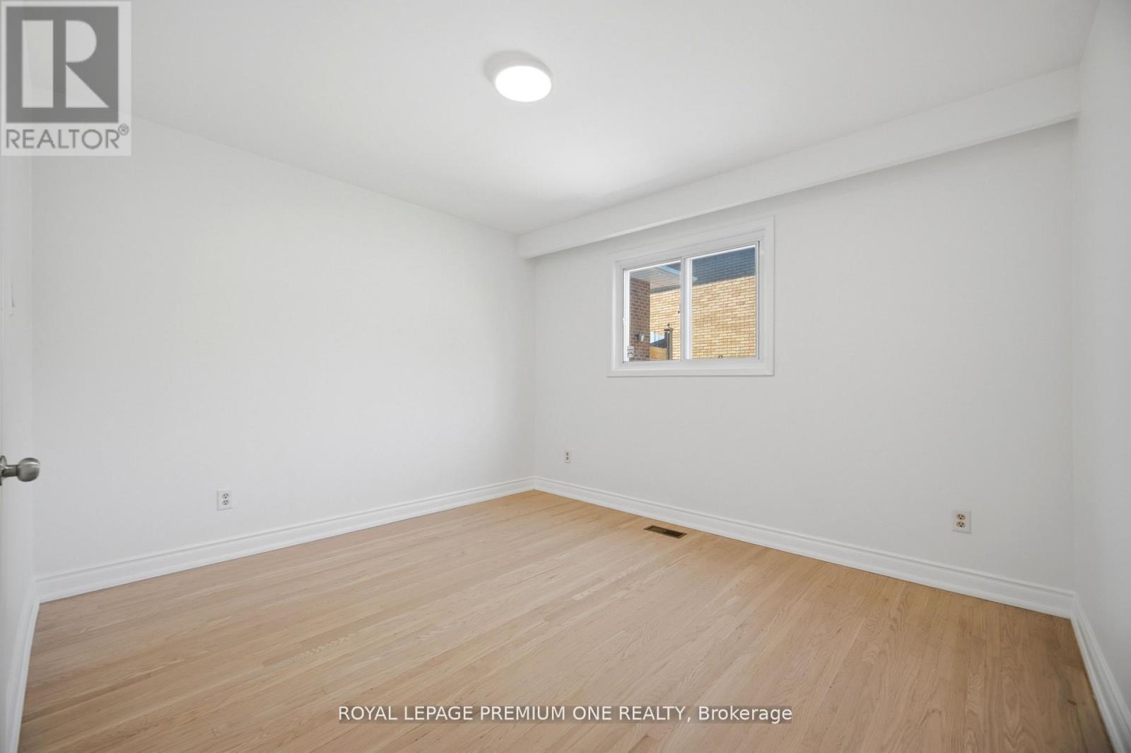 3195 GOLDEN ORCHARD DRIVE - 23