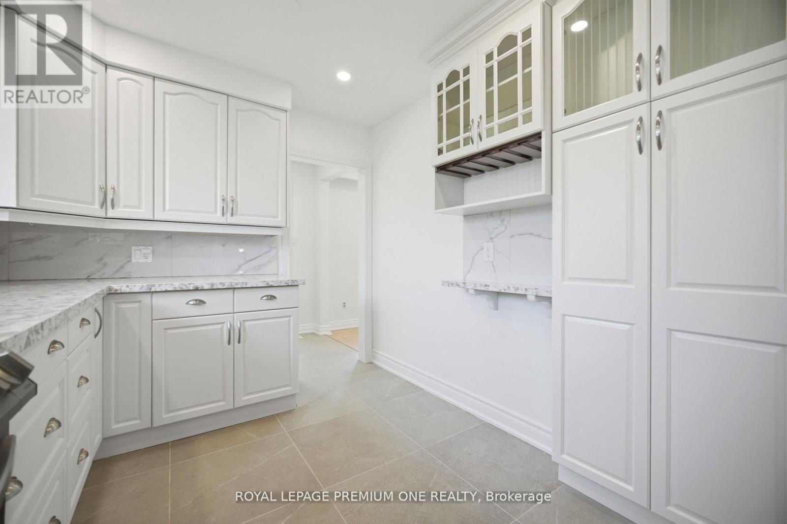 3195 GOLDEN ORCHARD DRIVE - 9