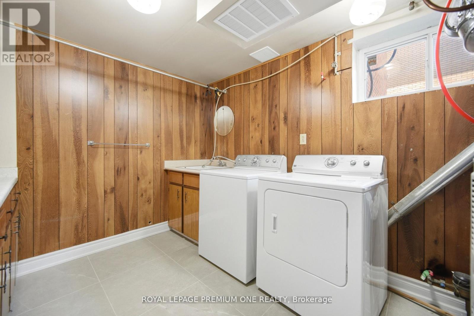 3195 GOLDEN ORCHARD DRIVE - 38
