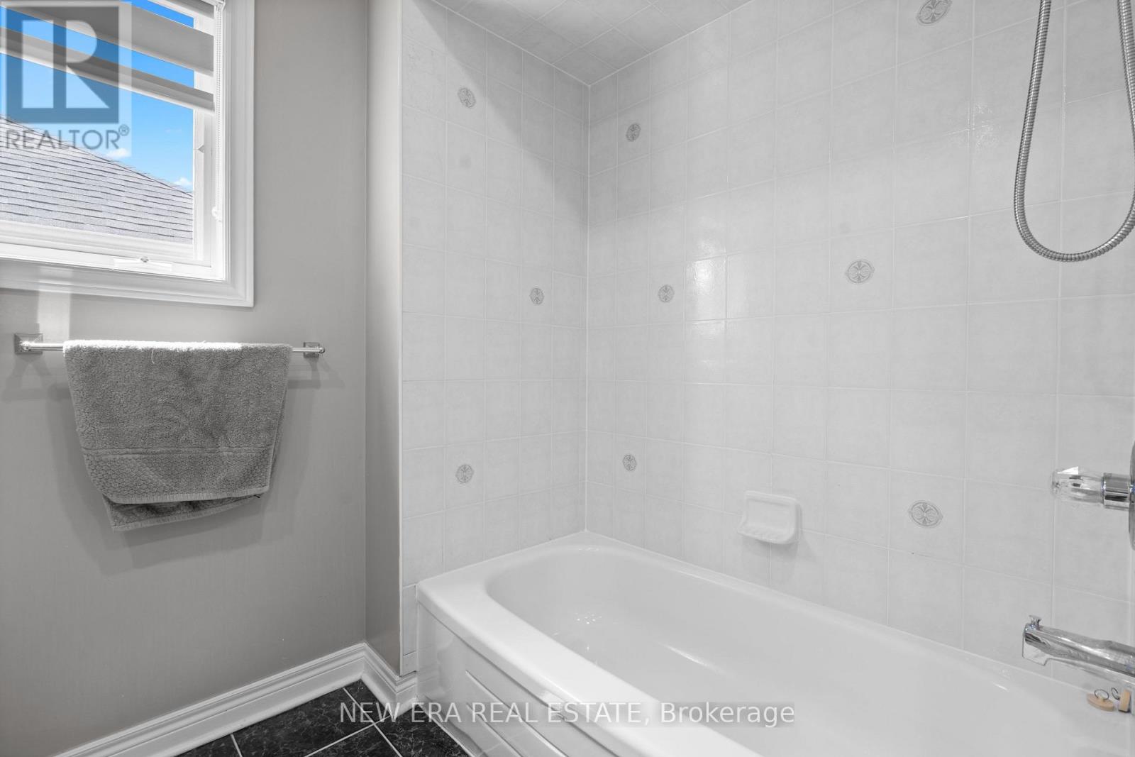 2855 DUNCAIRN DRIVE - 32