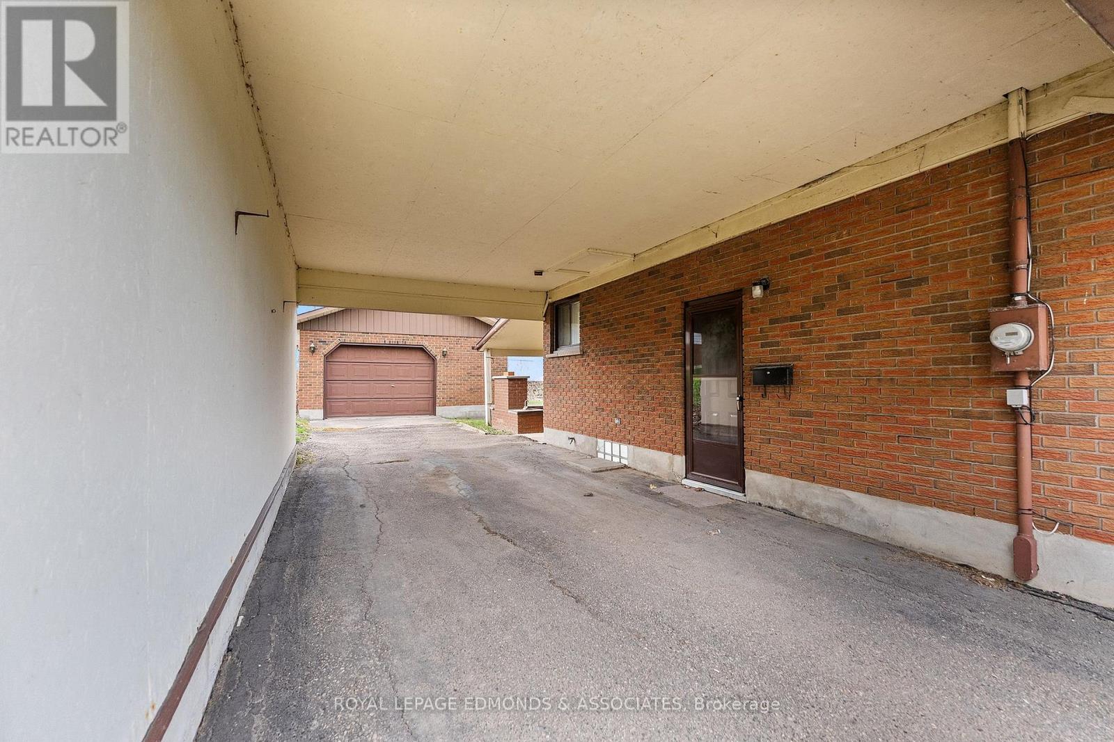 90 DEACON STREET - 31