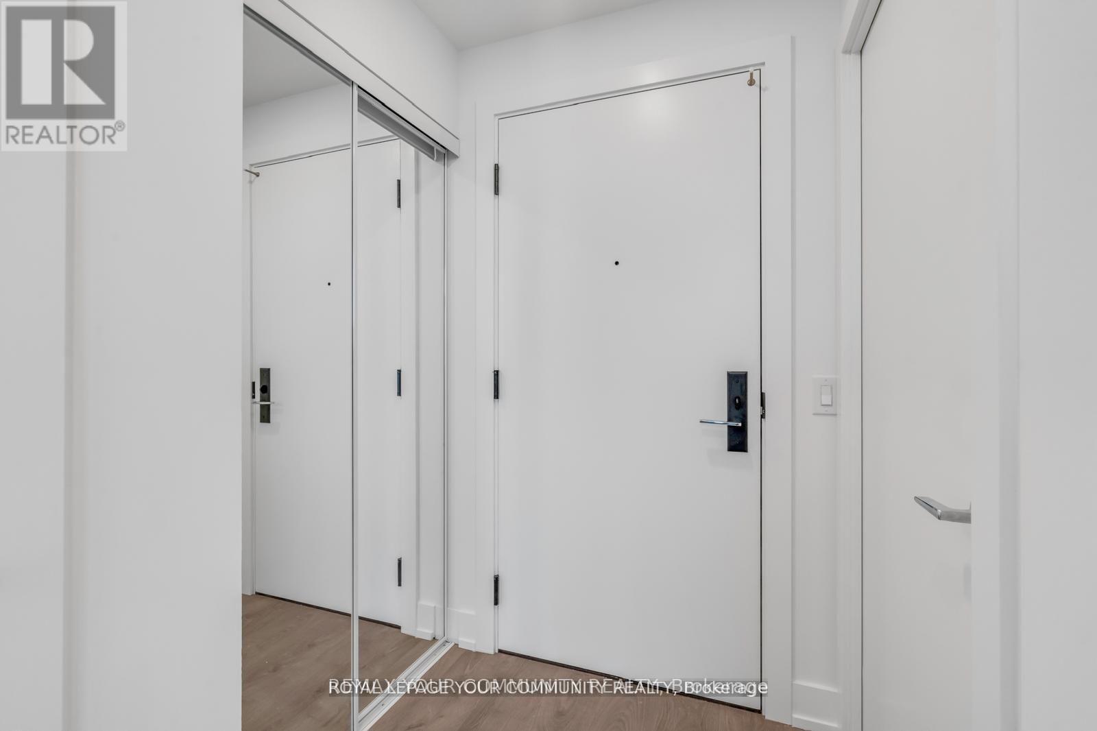 #1106 270 DUFFERIN STREET - 11