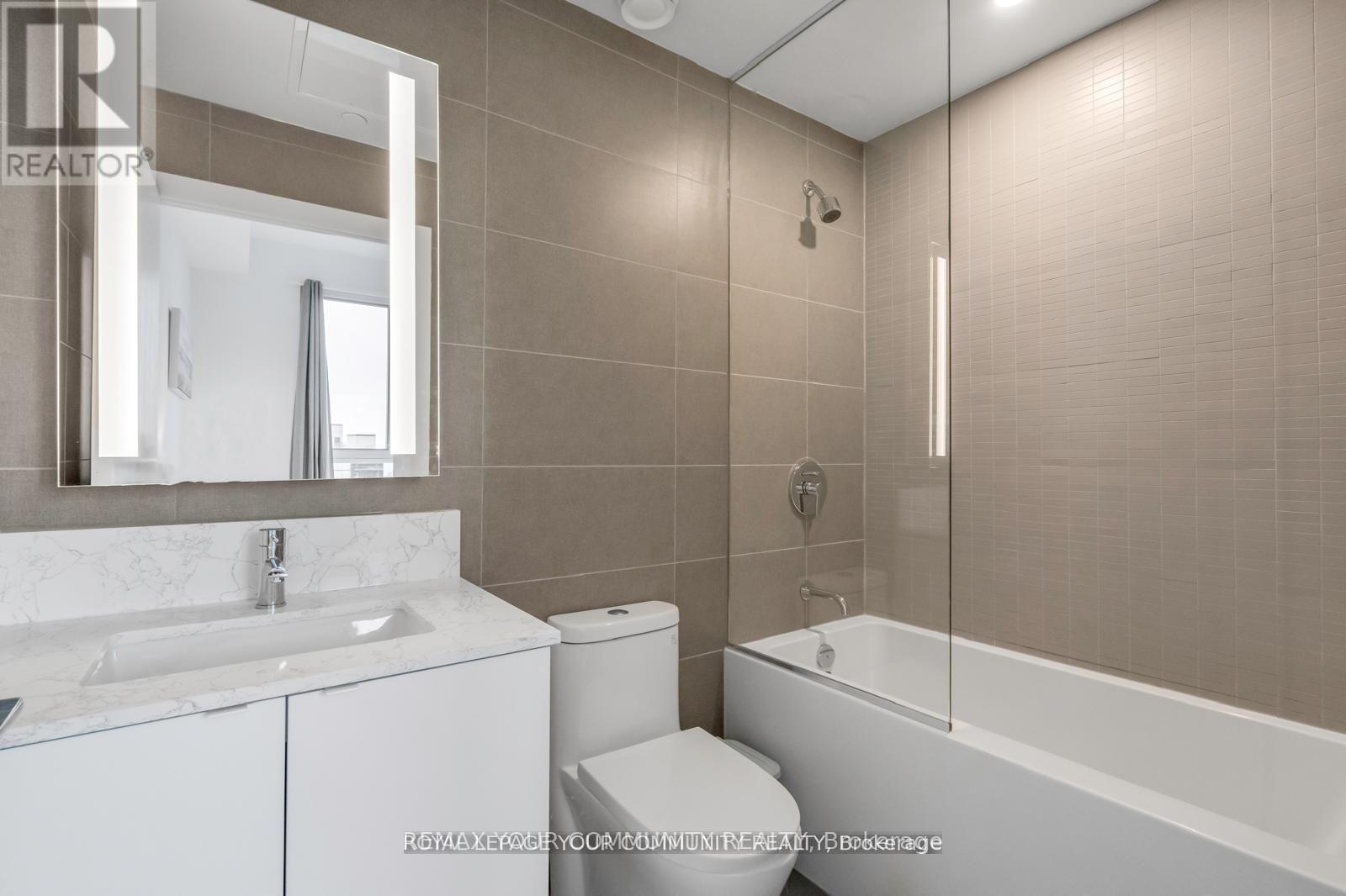 #1106 270 DUFFERIN STREET - 26
