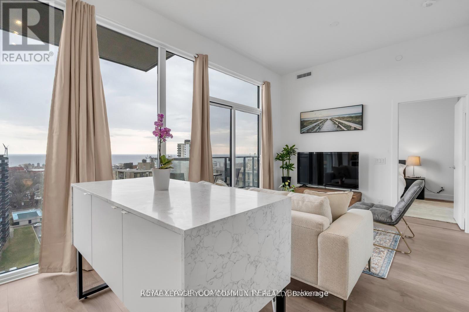 #1106 270 DUFFERIN STREET - 9
