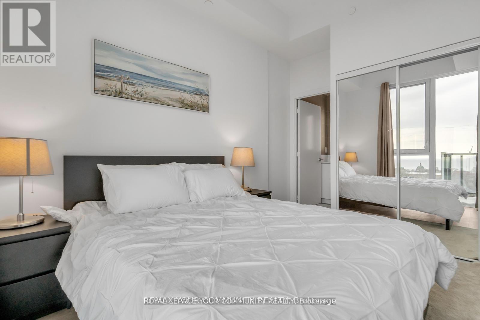 #1106 270 DUFFERIN STREET - 23