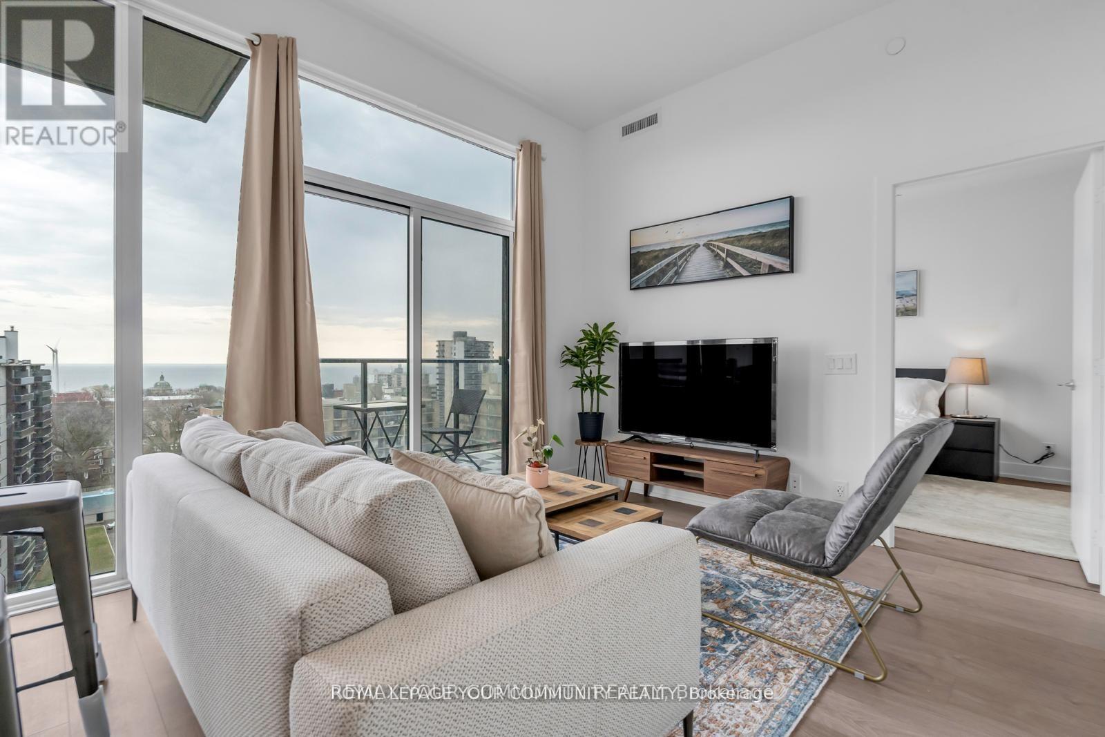 #1106 270 DUFFERIN STREET - 5