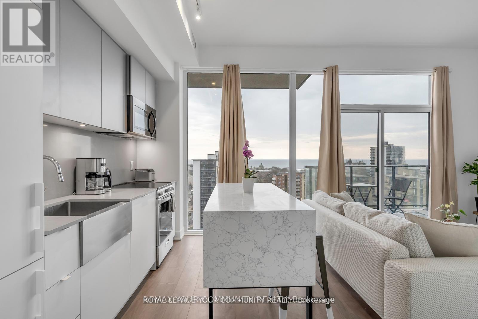 #1106 270 DUFFERIN STREET - 20