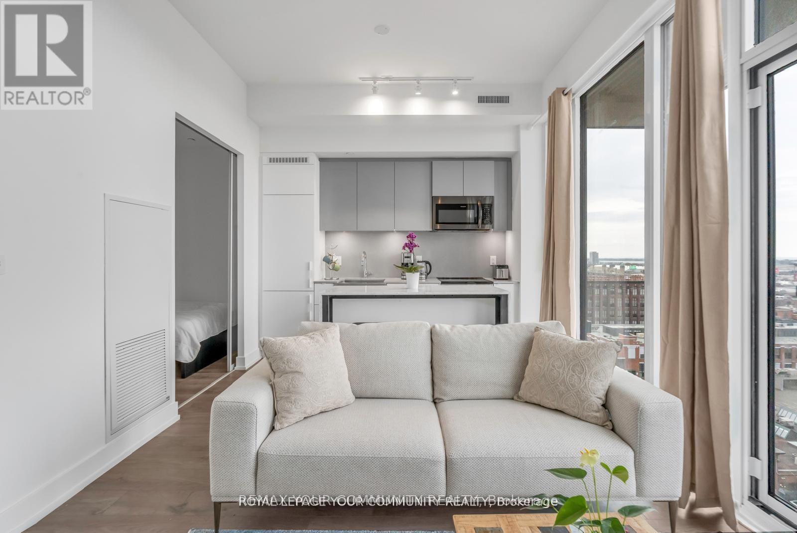 #1106 270 DUFFERIN STREET - 6