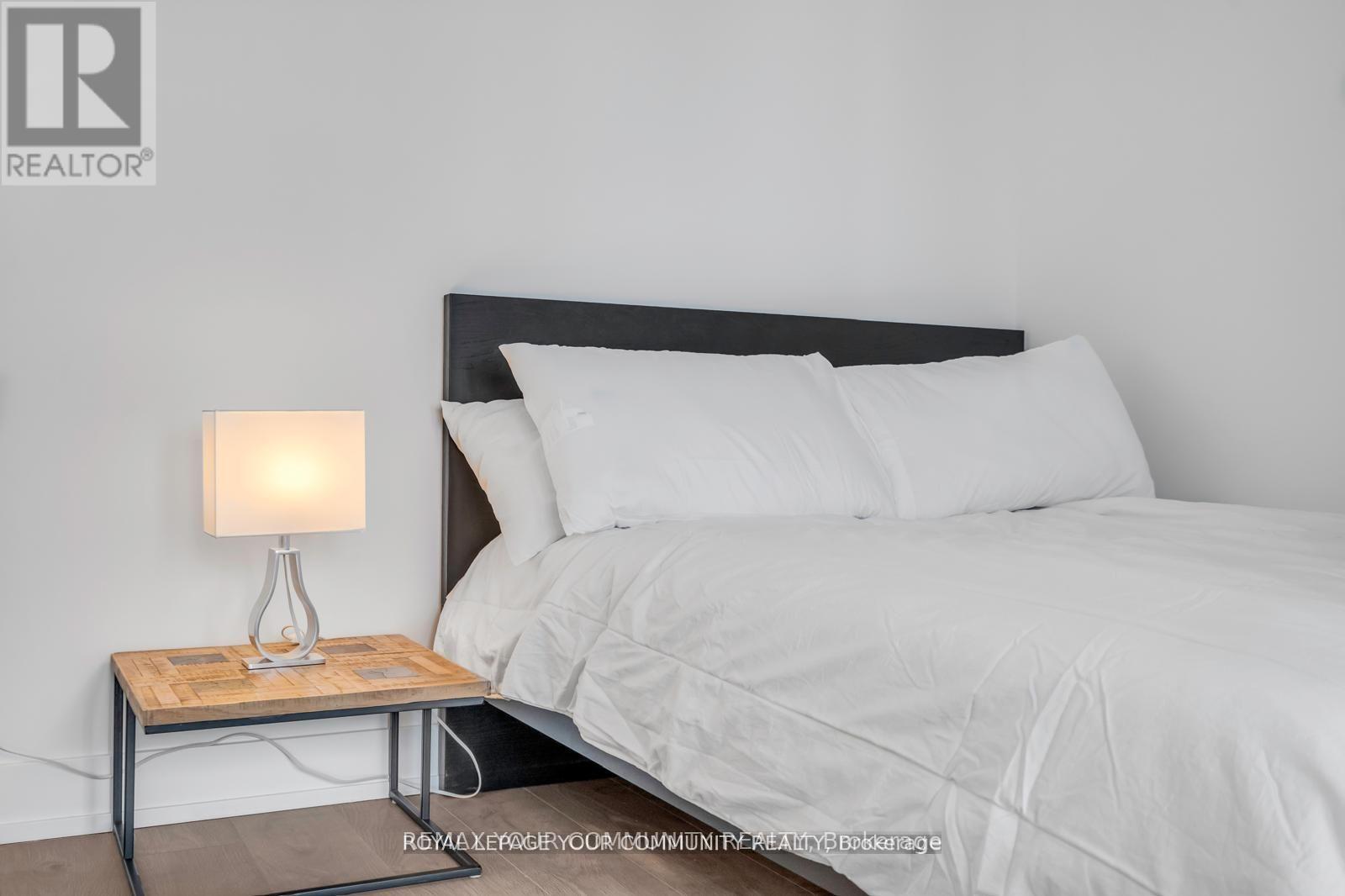 #1106 270 DUFFERIN STREET - 24