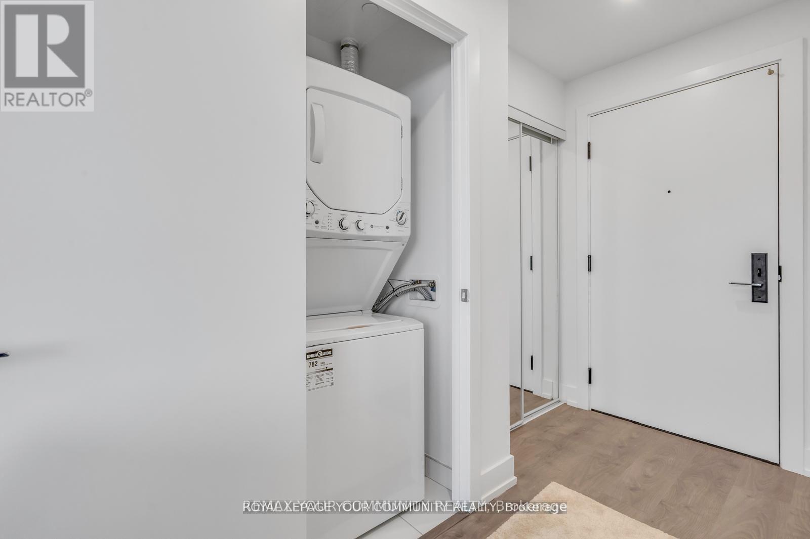 #1106 270 DUFFERIN STREET - 29