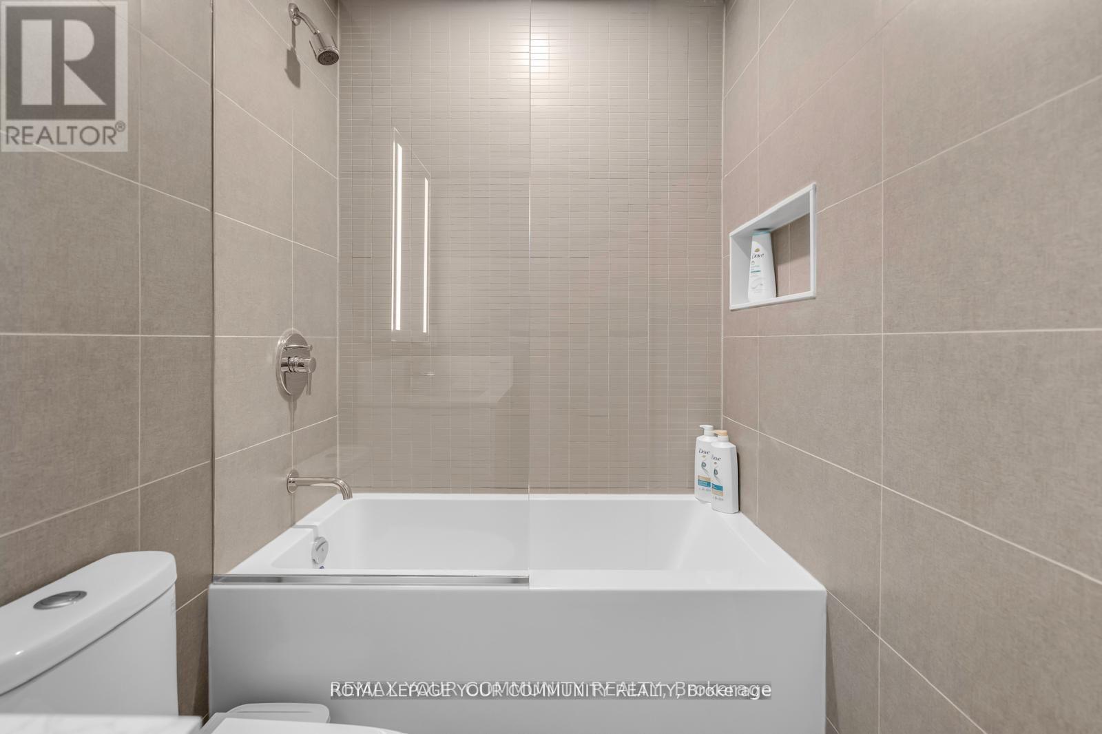#1106 270 DUFFERIN STREET - 25