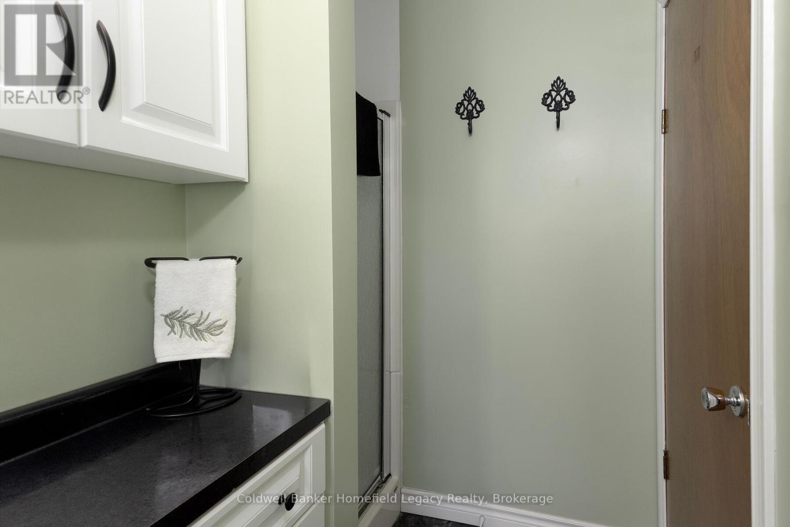 120 JONES STREET W - 31