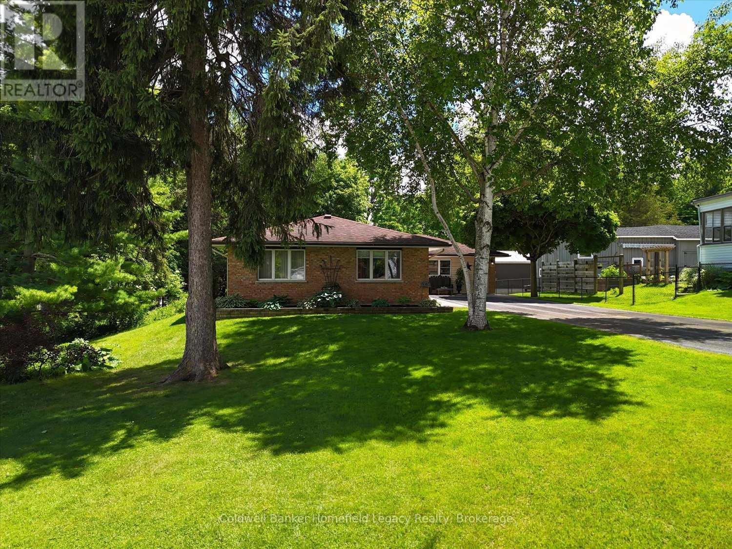 120 JONES STREET W - 2