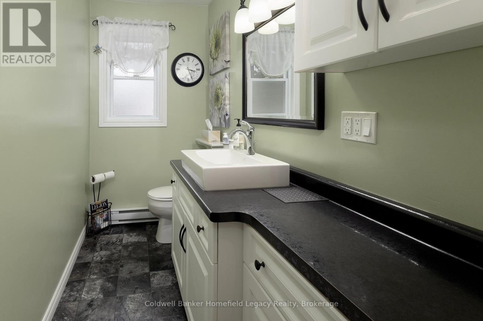 120 JONES STREET W - 30