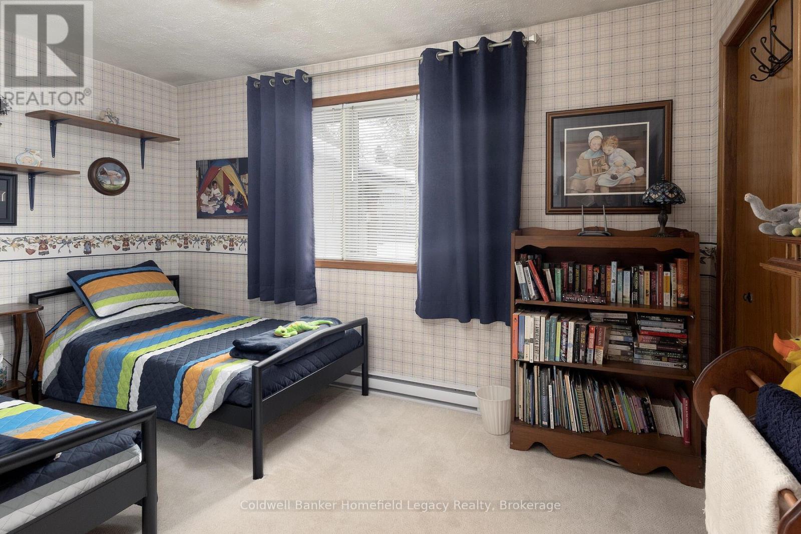 120 JONES STREET W - 32