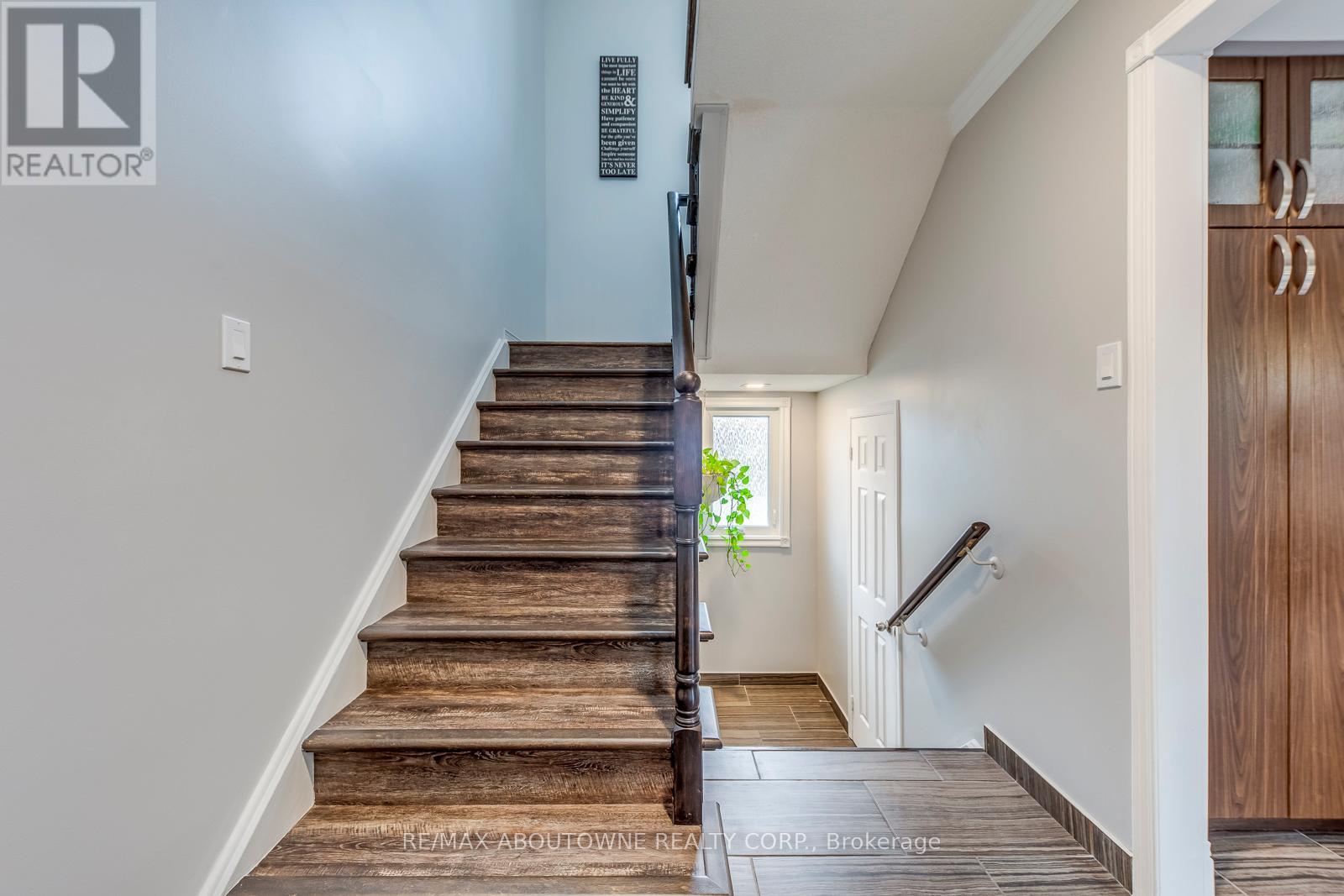 1209 OLD OAK DRIVE - 26