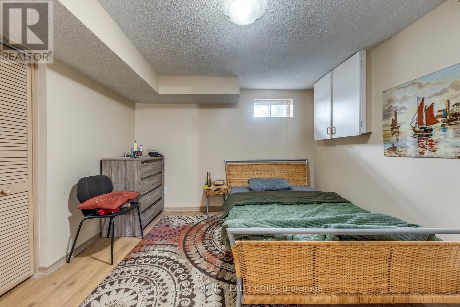 1209 OLD OAK DRIVE - 43