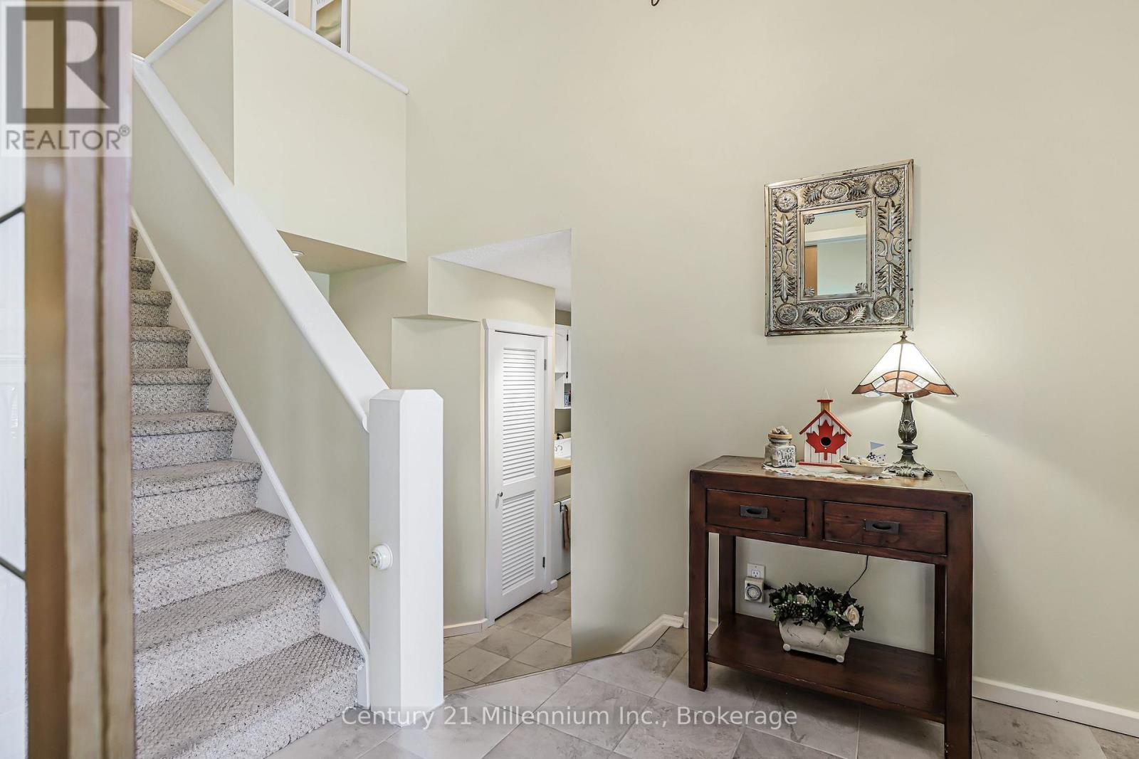 294 ALBERT STREET S - 4