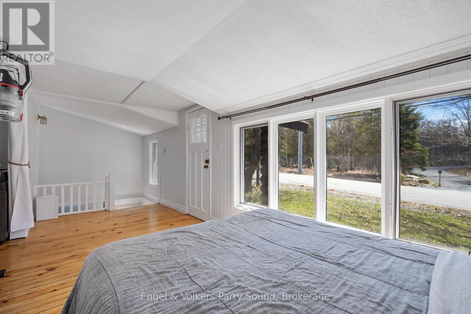 77 WOODS ROAD - 16