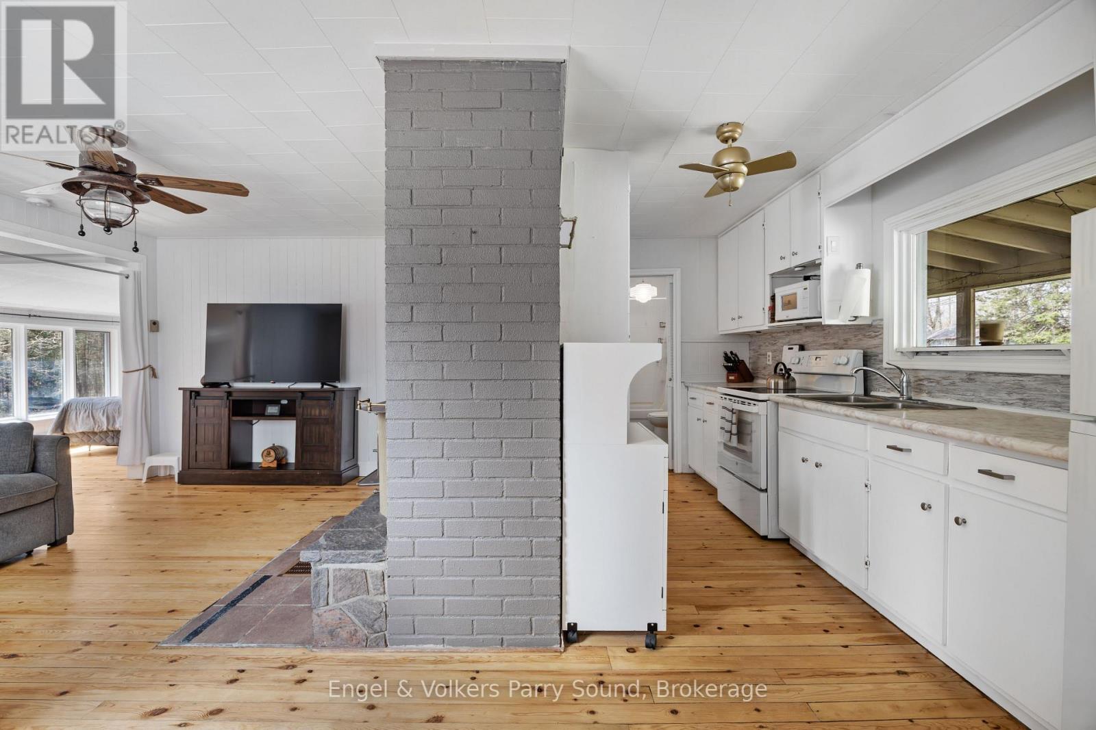 77 WOODS ROAD - 5