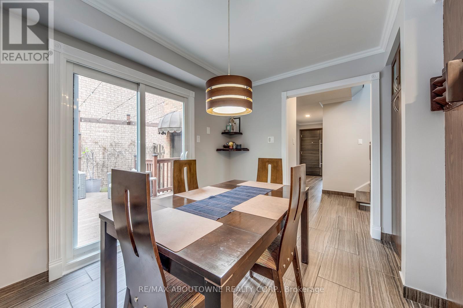 1209 OLD OAK DRIVE - 21