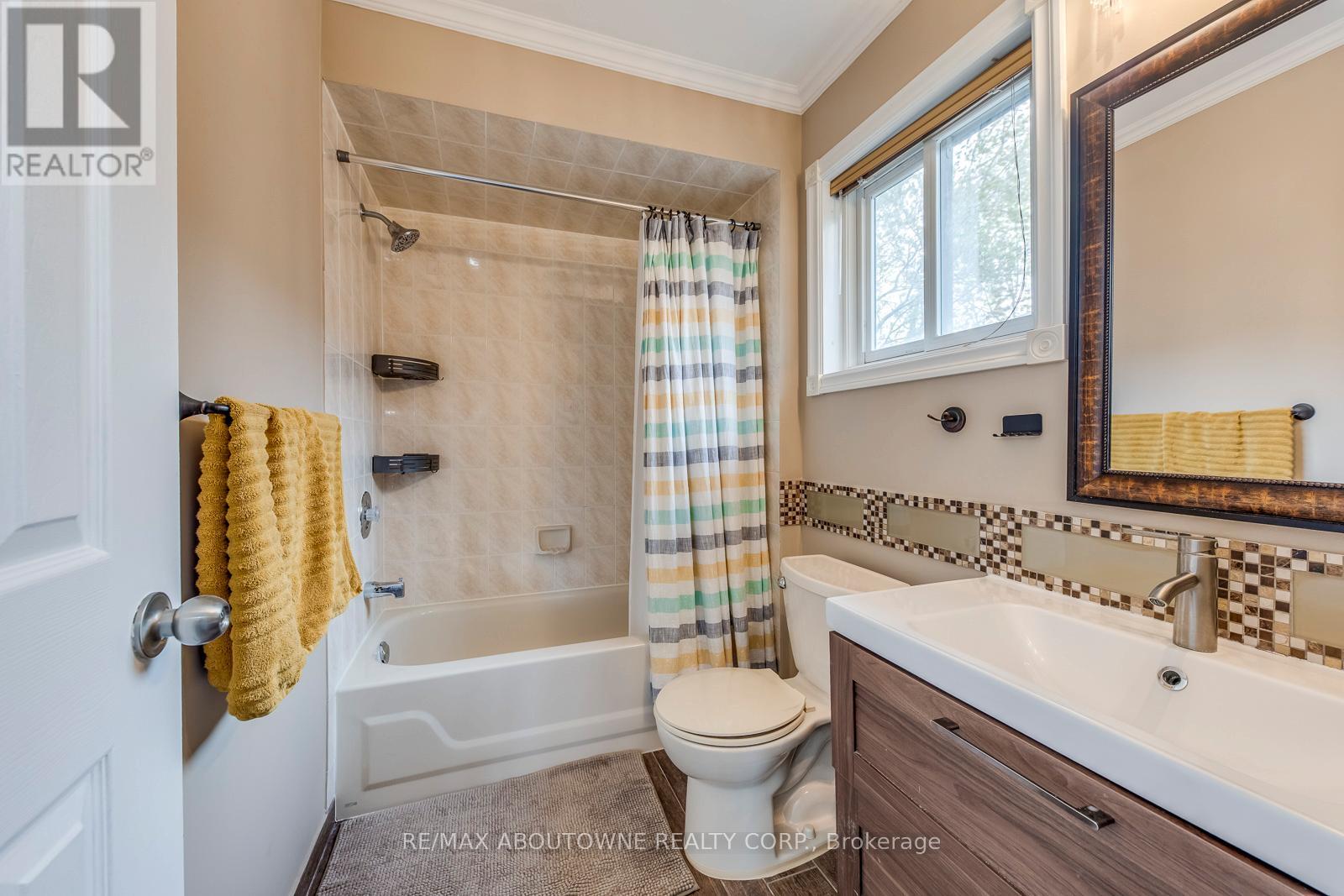 1209 OLD OAK DRIVE - 36