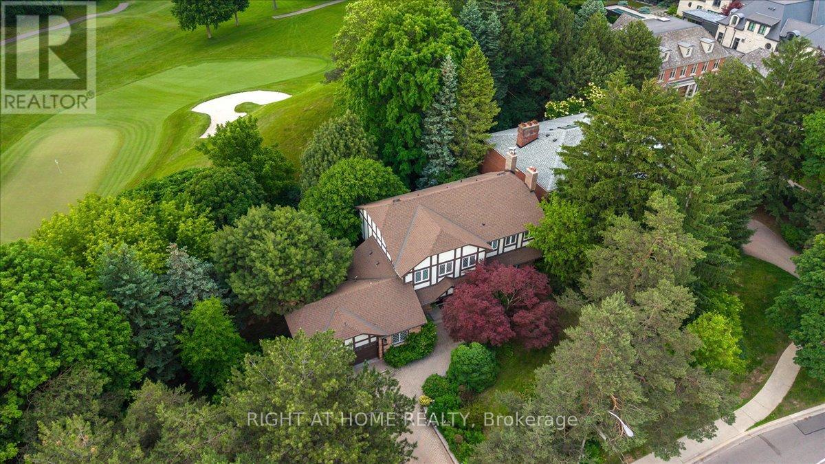 Backing onto the 8th hole of St.George's Golf cour