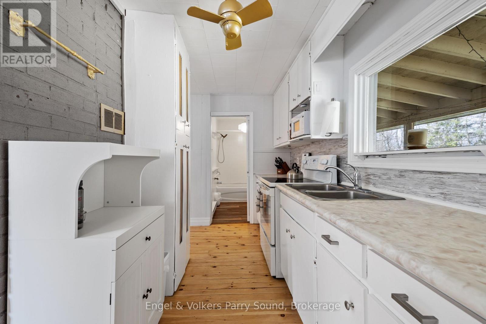 77 WOODS ROAD - 7