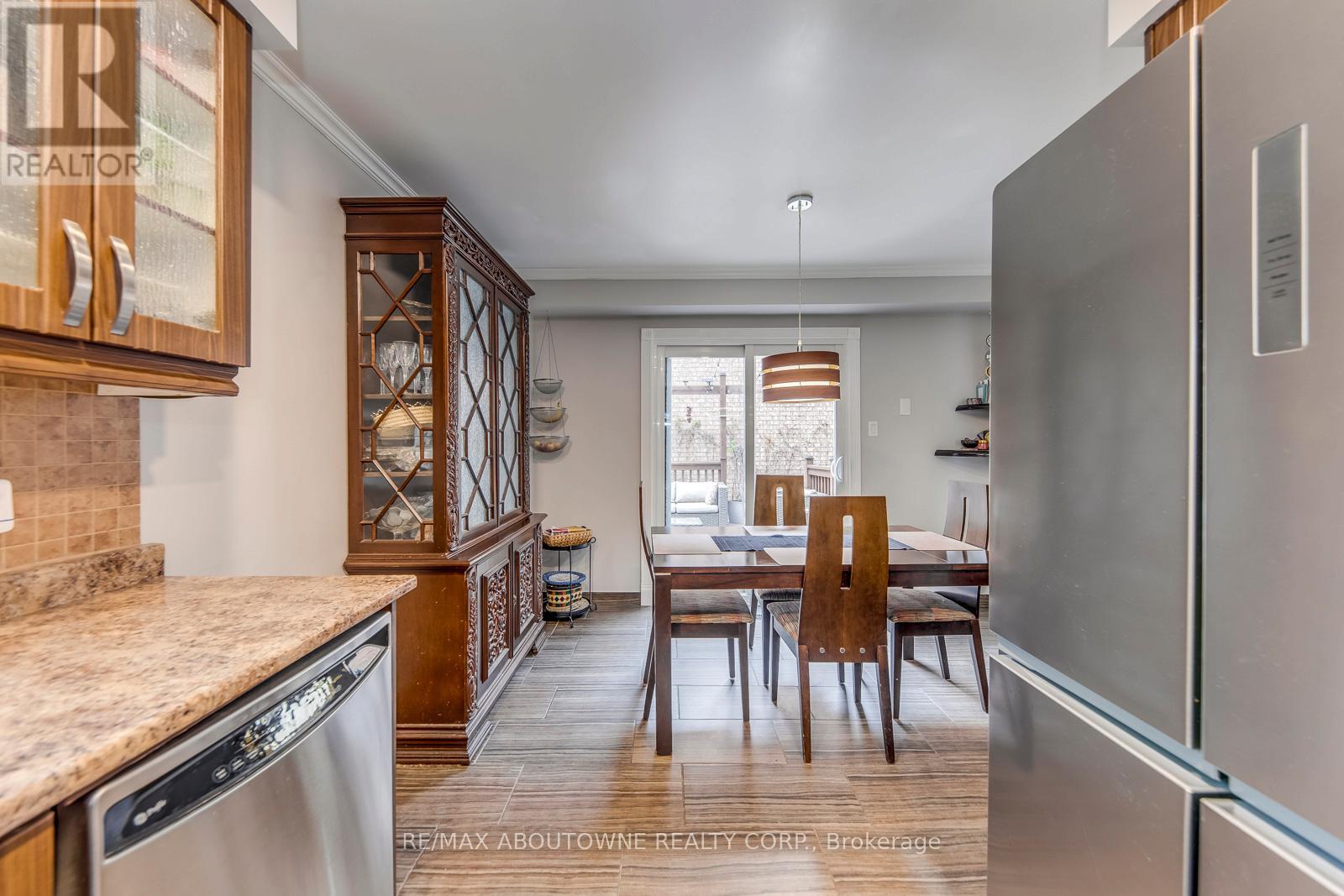 1209 OLD OAK DRIVE - 25
