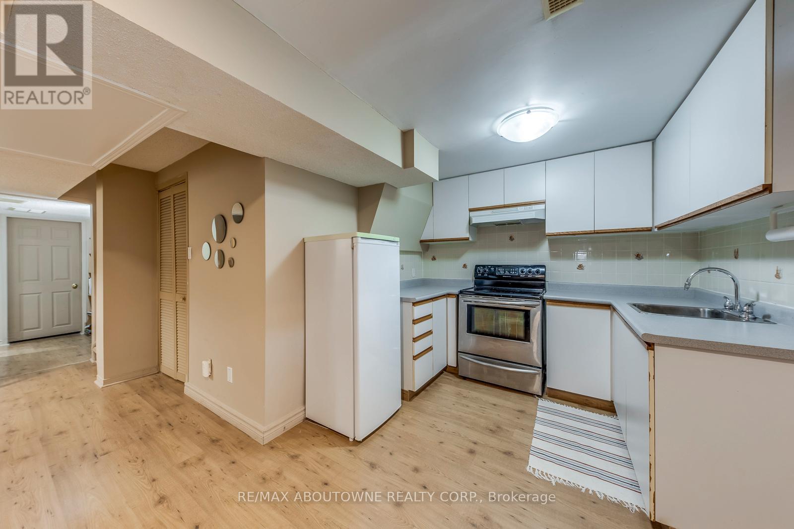 1209 OLD OAK DRIVE - 39