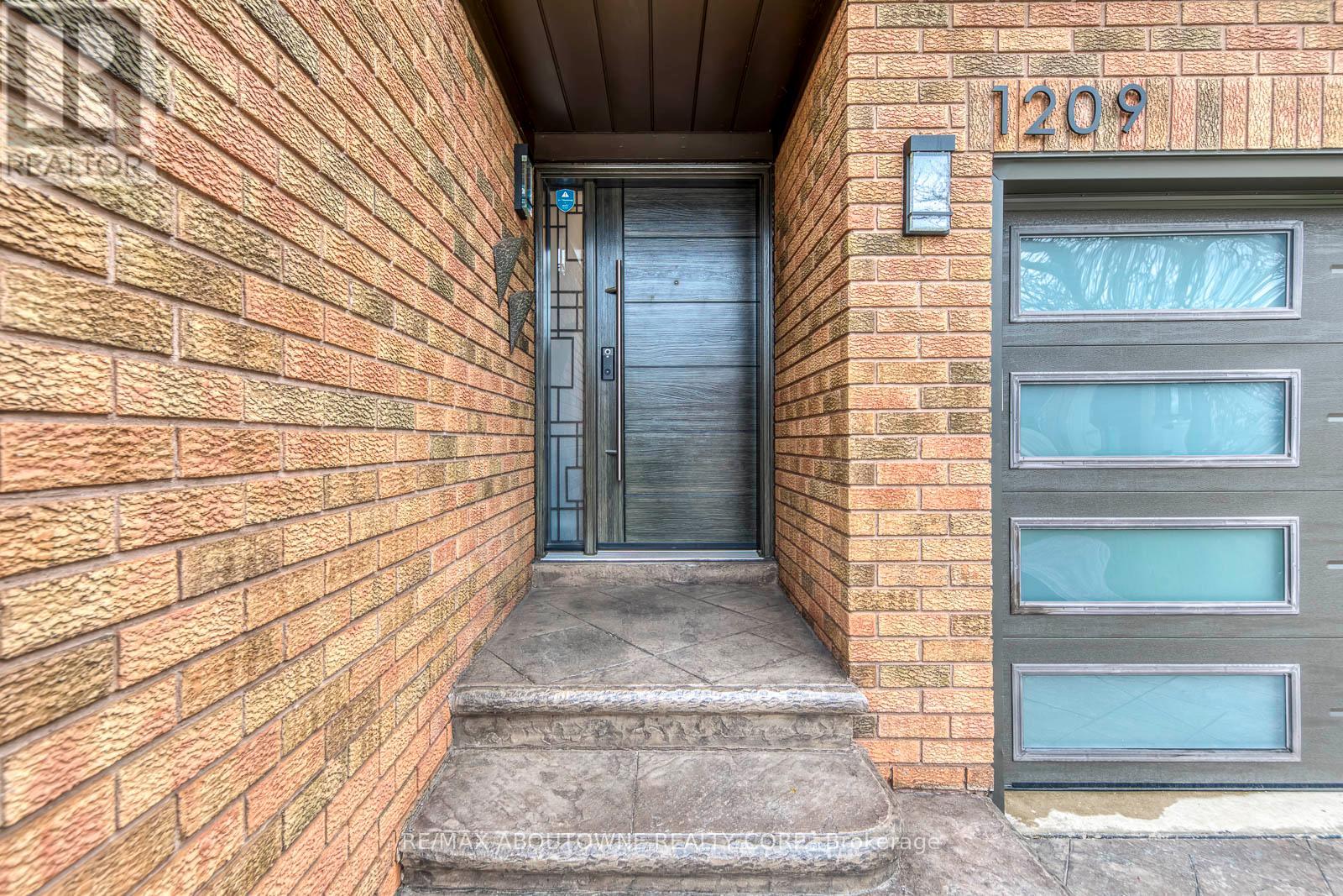 1209 OLD OAK DRIVE - 5