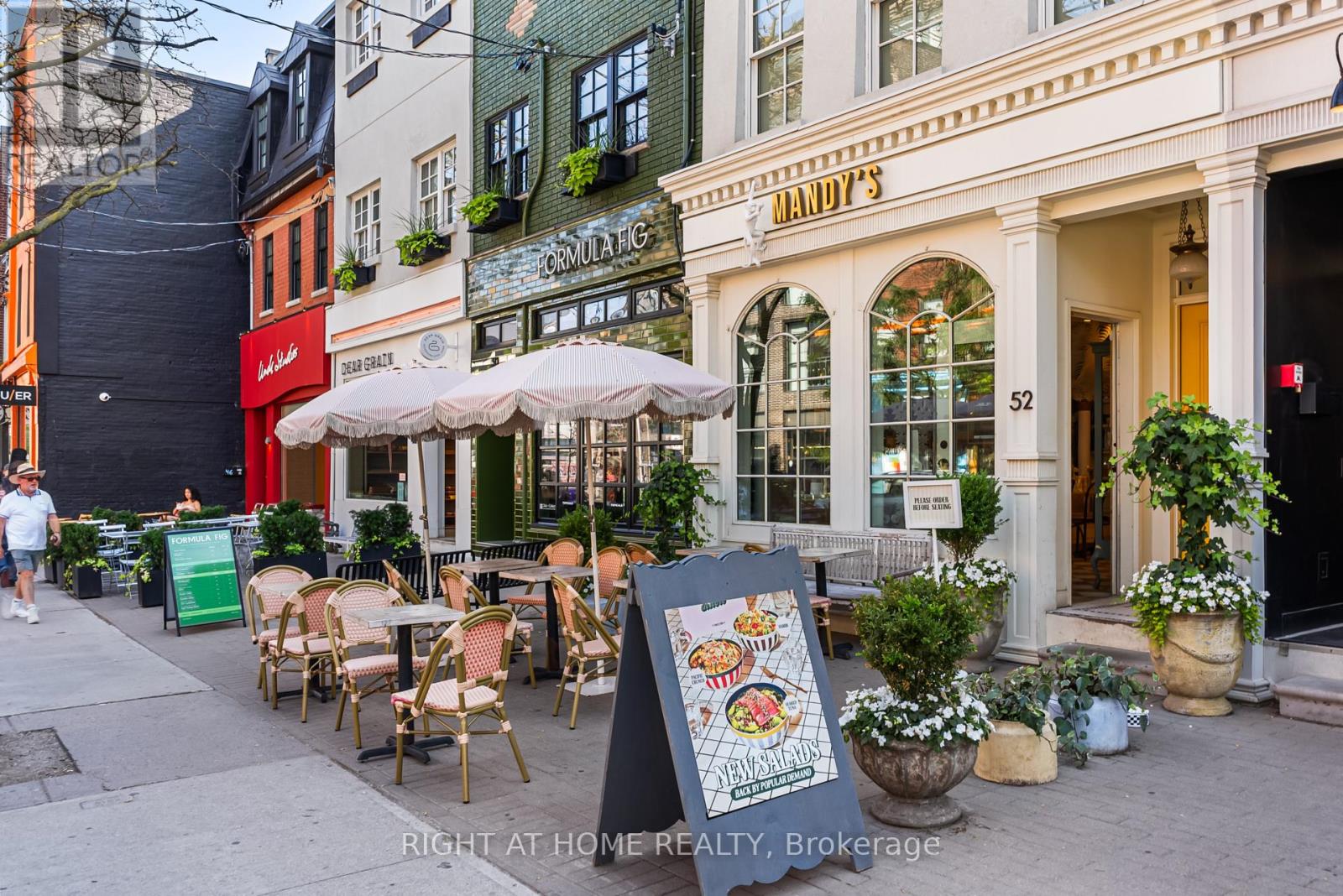 #405 41 OSSINGTON AVENUE - 24