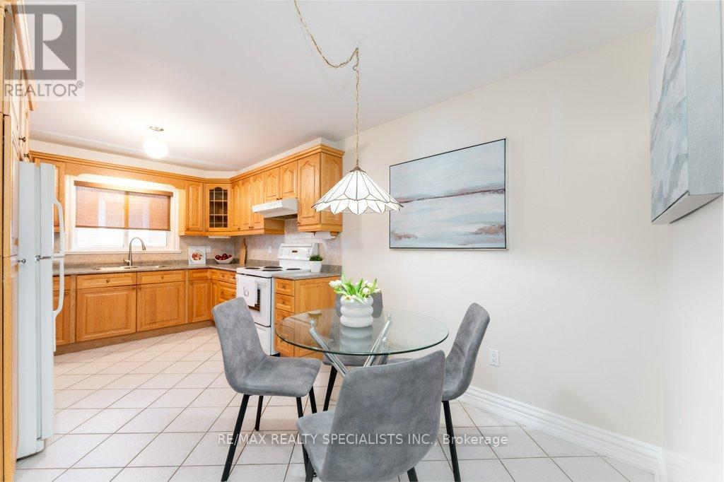 330 HICKORY CIRCLE - 10