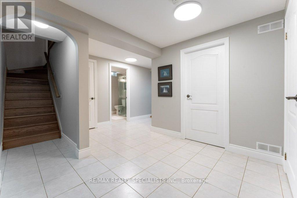 330 HICKORY CIRCLE - 22