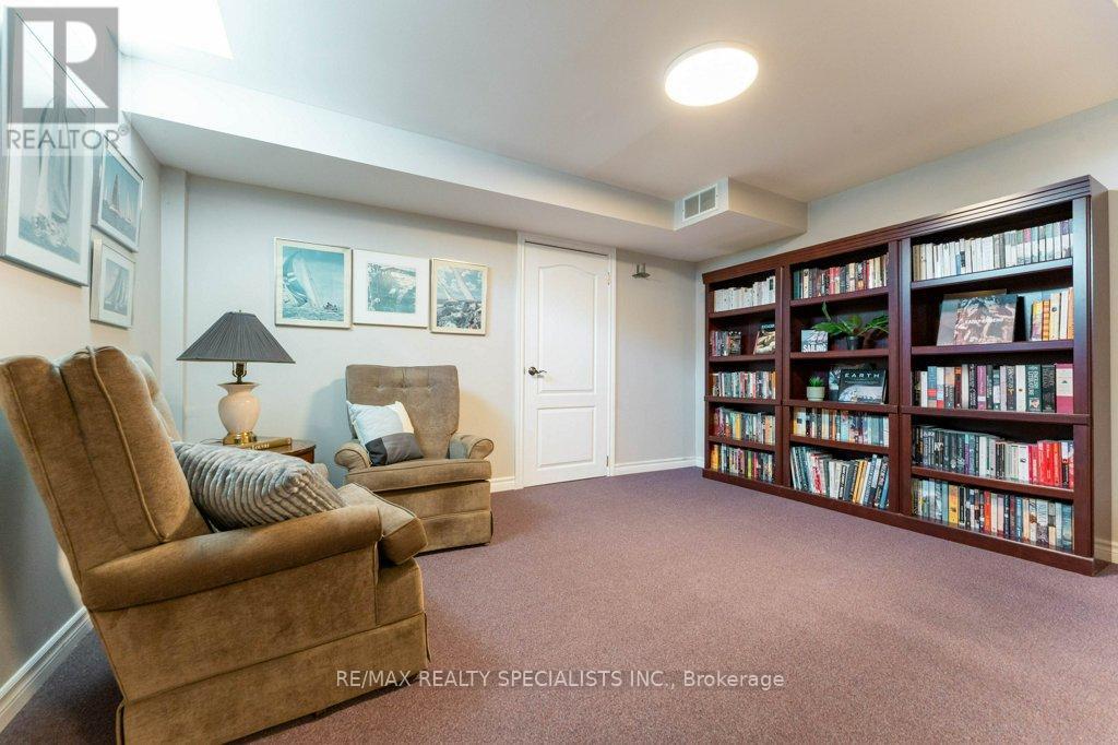 330 HICKORY CIRCLE - 28