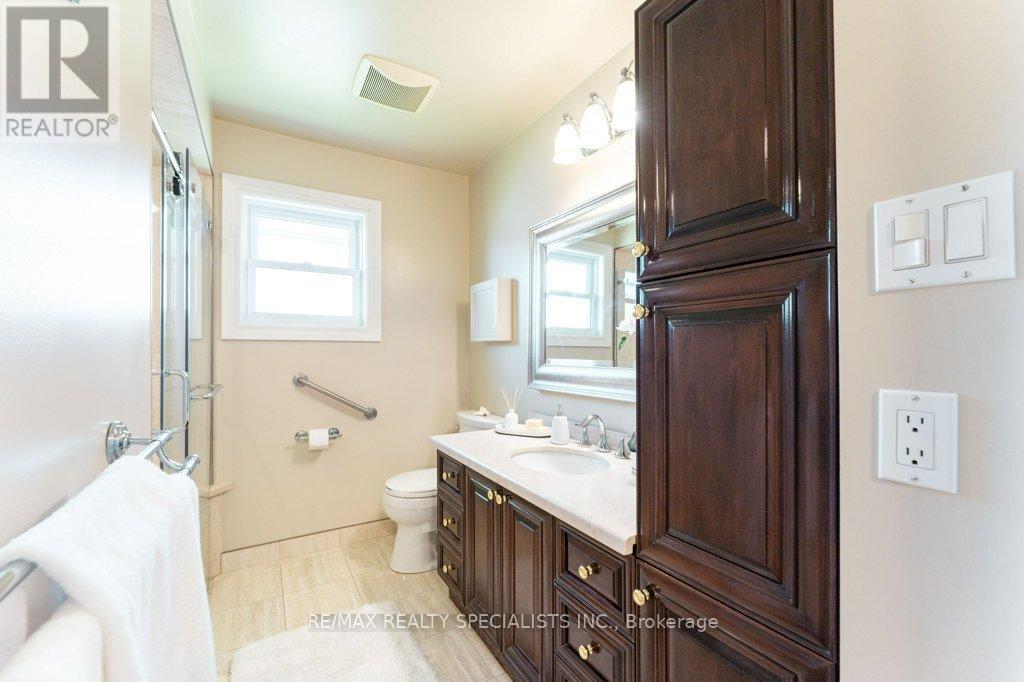 330 HICKORY CIRCLE - 16