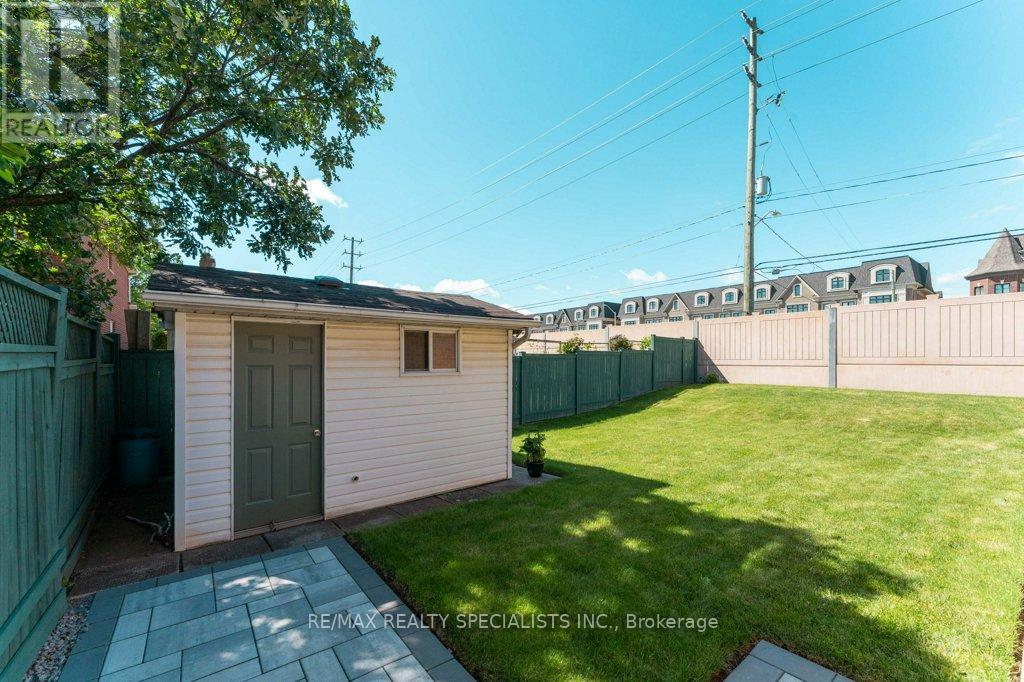 330 HICKORY CIRCLE - 39