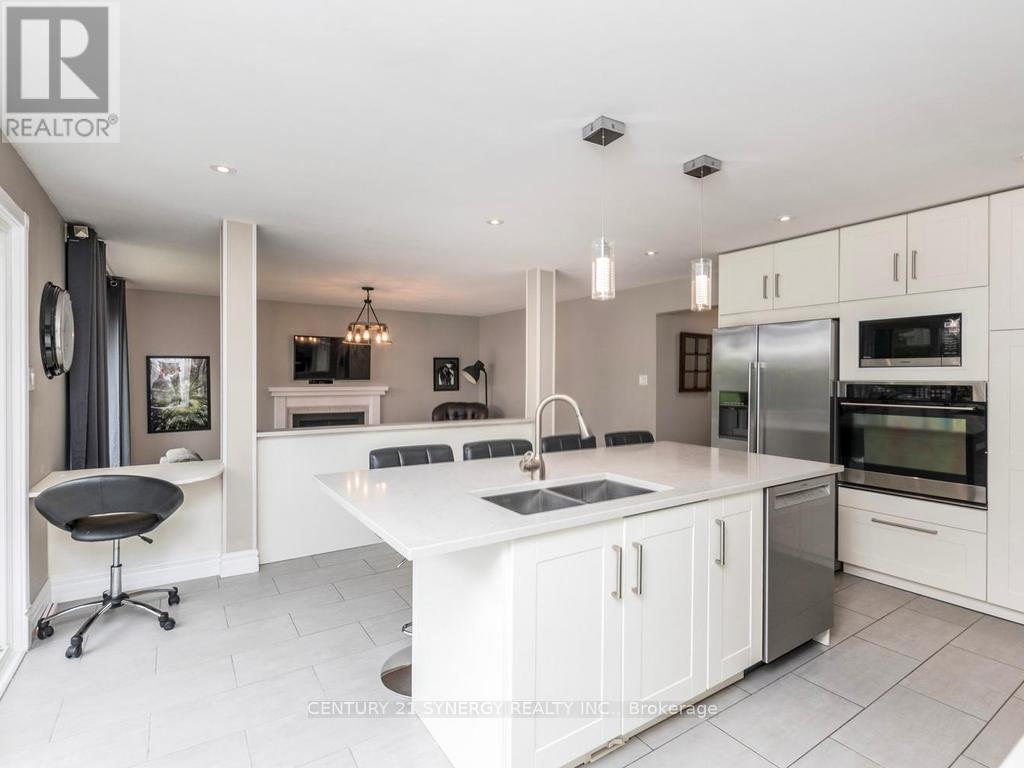 26 JACQUELINE CRESCENT - 14