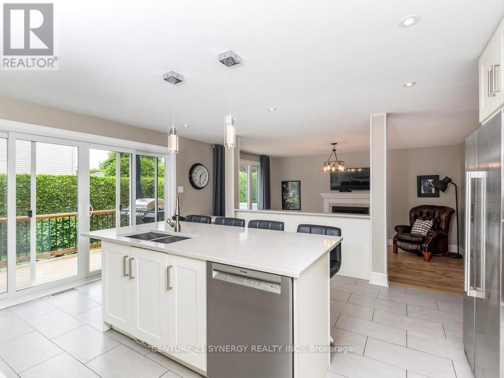 26 JACQUELINE CRESCENT - 15