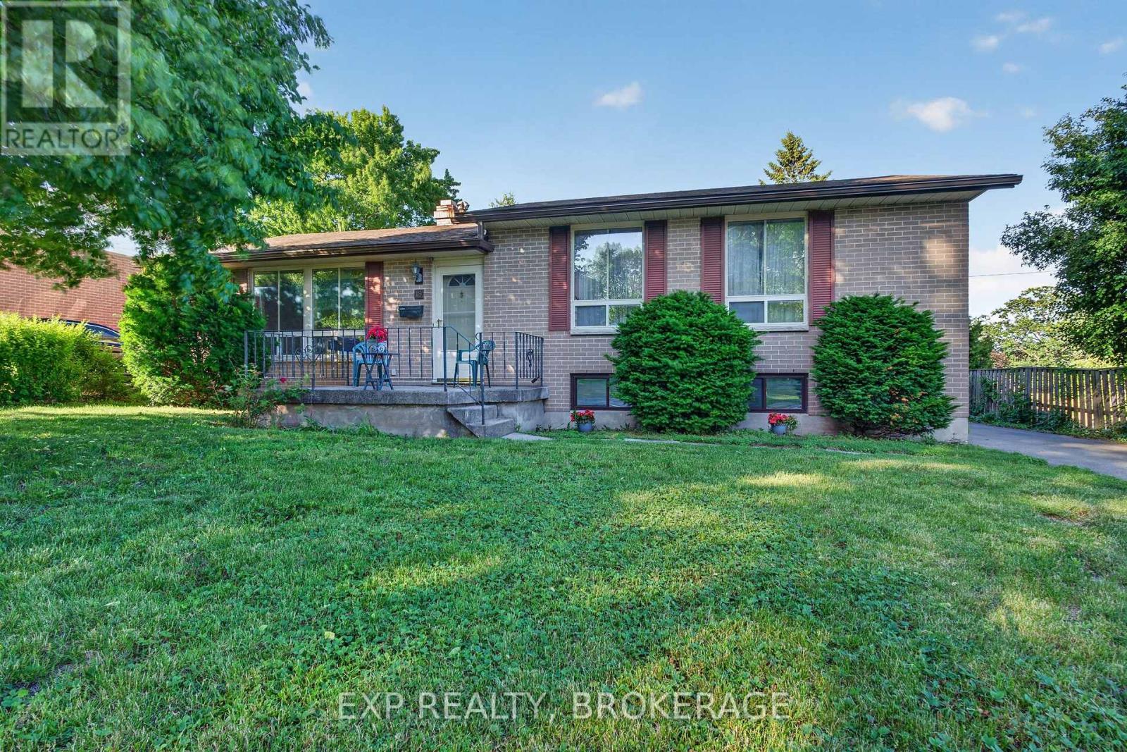 19 CONVAY CRESCENT - 1