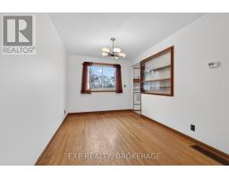 Bedroom 2 - 19 Convay Crescent, Brockville, ON K6V5A2 Photo 10