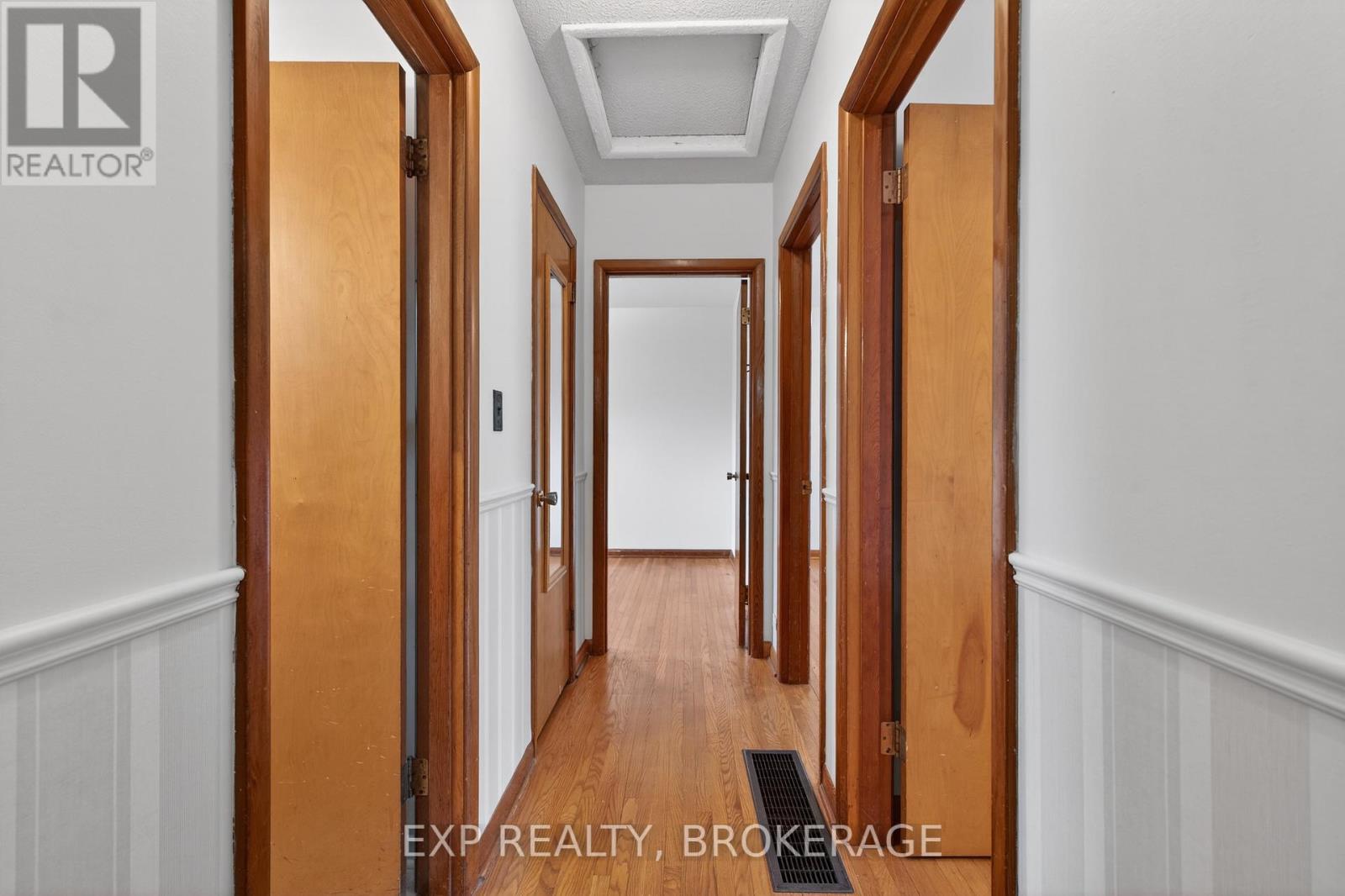 19 CONVAY CRESCENT - 15