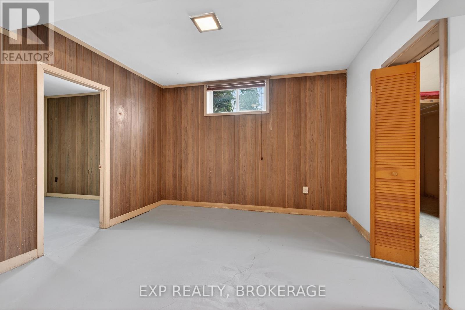 19 CONVAY CRESCENT - 27