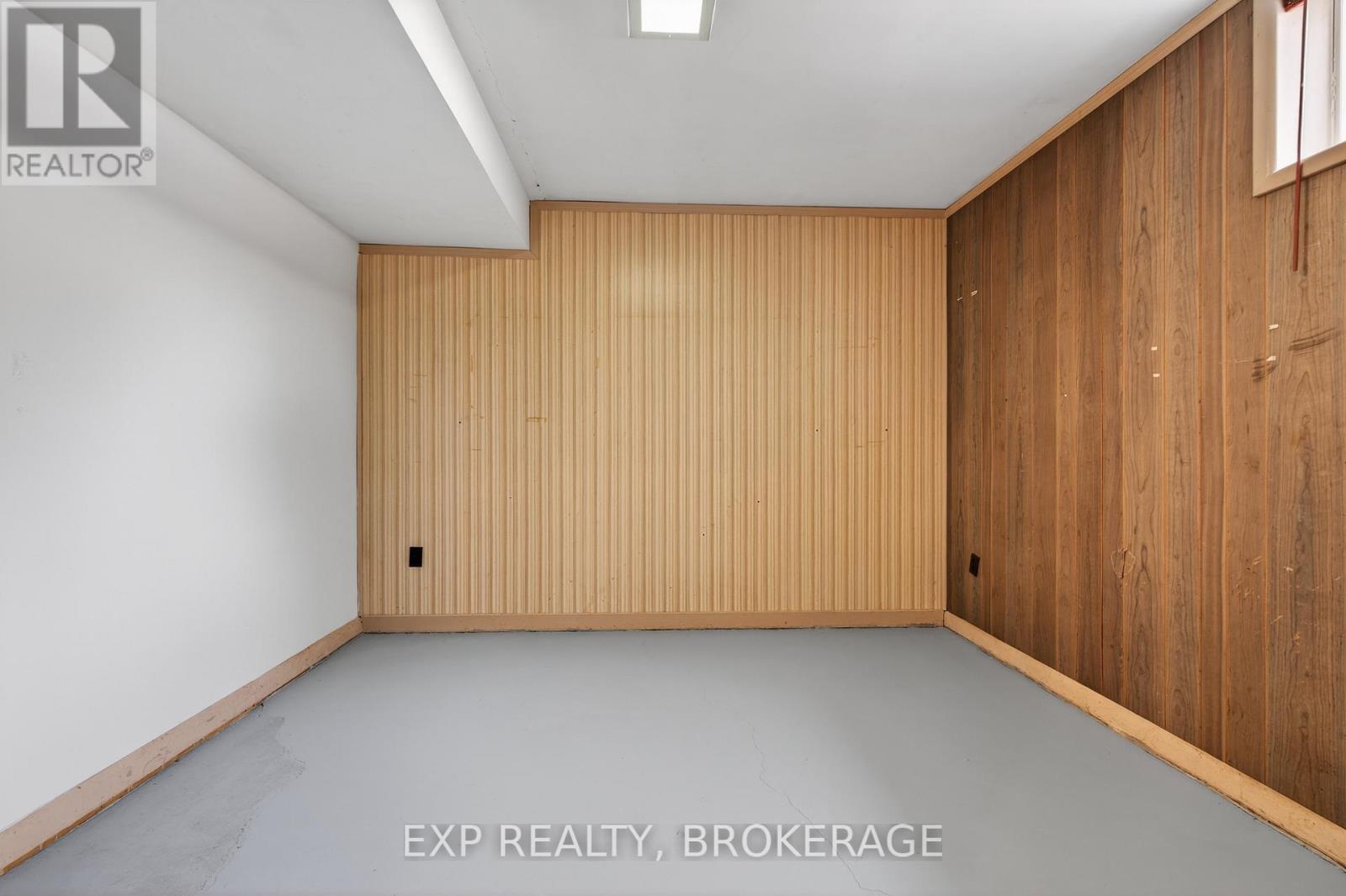 19 CONVAY CRESCENT - 29