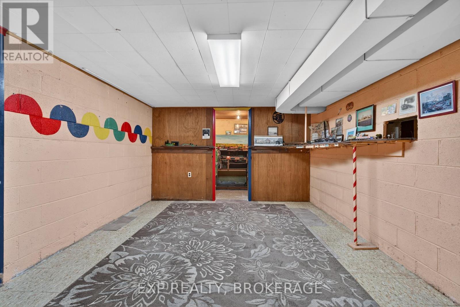 19 CONVAY CRESCENT - 33