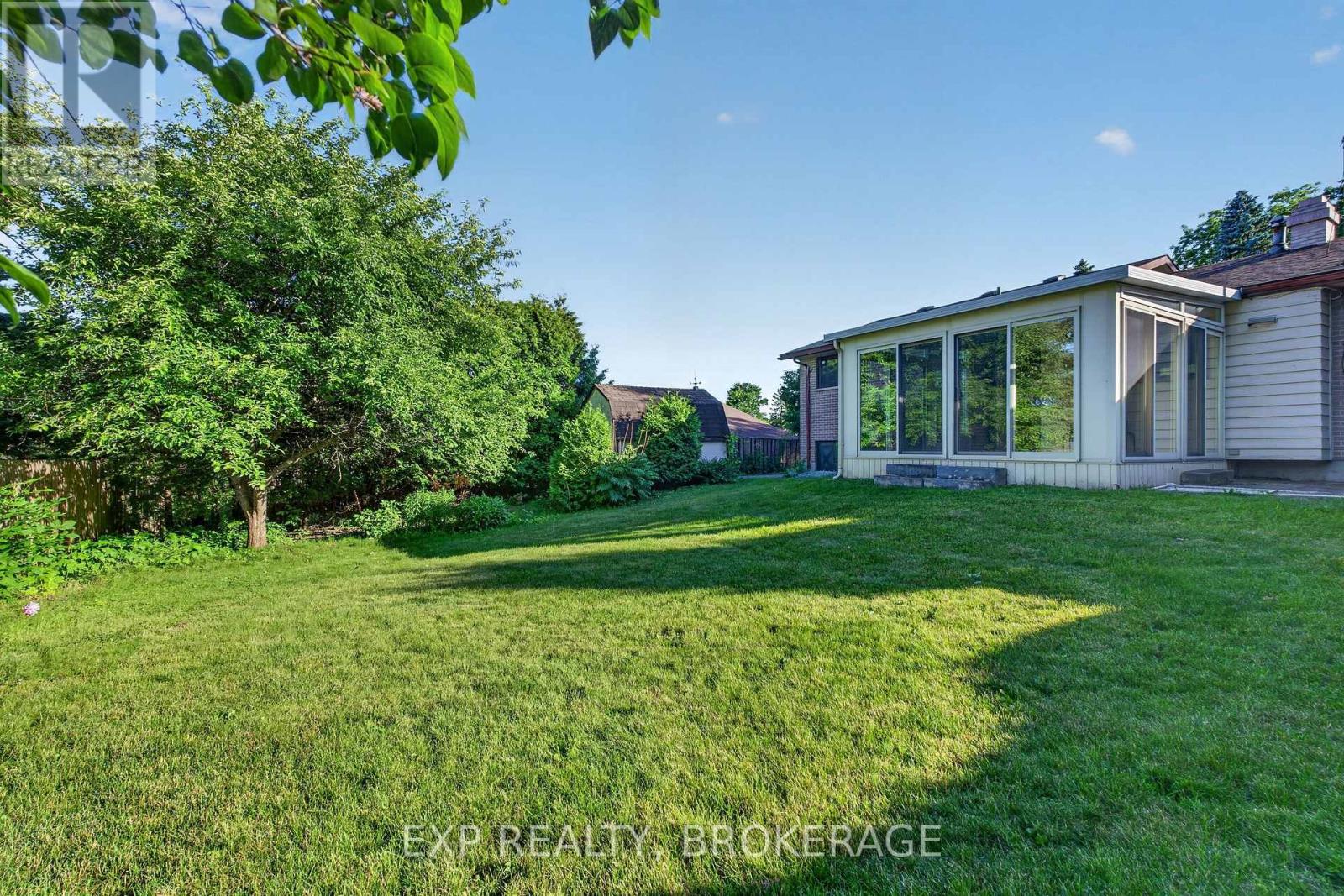19 CONVAY CRESCENT - 40
